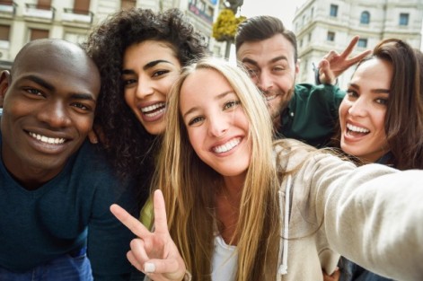 multiracial-group-of-young-people-taking-selfie_1139-1032.jpg